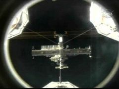 ISS z kamery umístěné v raketoplánu
