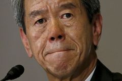 Šéf Toshiby odstoupil z funkce kvůli účetnímu skandálu
