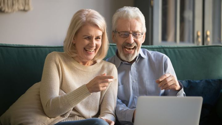 Novoroční bonus pro důchodce. Lednové penze nebývale vzrostly, někomu i o tisíce; Zdroj foto: Shutterstock