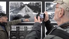 Unikátní setkání fotografa Koudelky s lidmi, které vyfotil při invazi v roce 1968