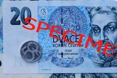 Dvacetikorunu a padesátihaléř vyměníte jen do konce srpna