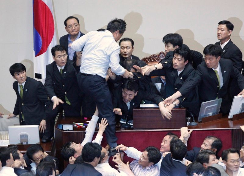Bitka v jihokorejském parlamentu