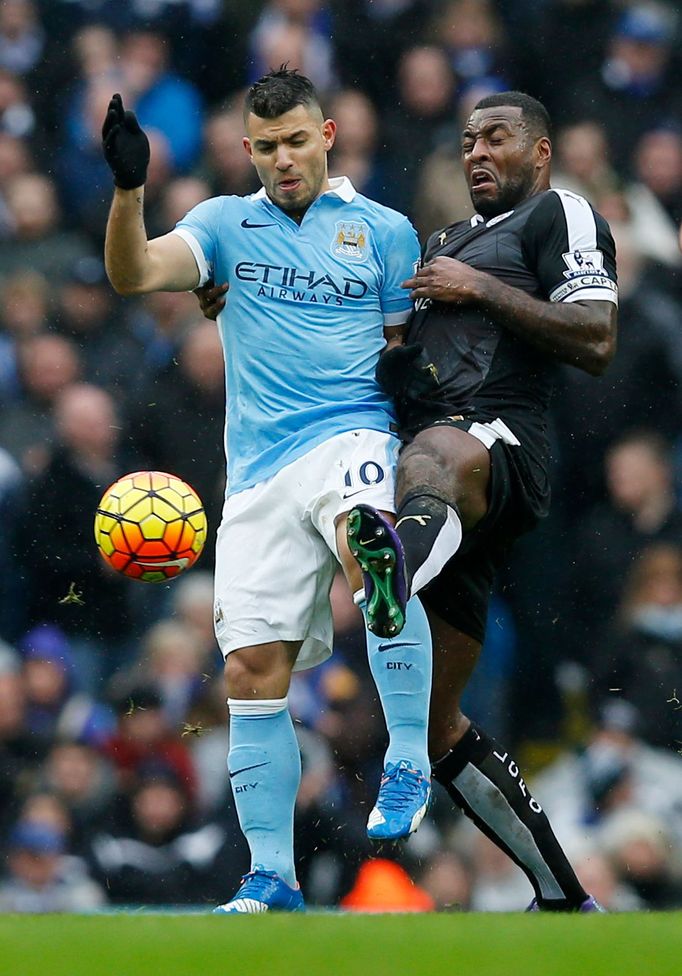 Sergio Agüero (Manchester City) - Wes Morgan (Leicester City)