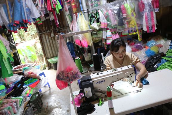 Vietnamská textilní dílna.