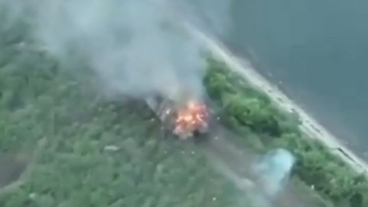 Taková chyba se neodpouští. Ukrajinský dron využil zaváhání posádky "želvího tanku"