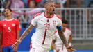 Srb Aleksandar Kolarov slaví gól v zápase Kostarika - Srbsko na MS 2018