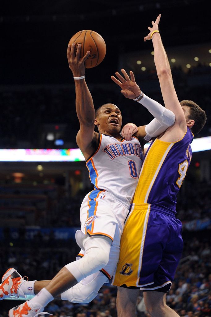 NBA: Oklahoma City - LA Lakers (Russell Westbrook vs. Ryan Kelly)