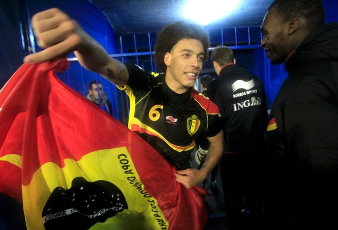 Axel Witsel slaví postup Belgie na MS