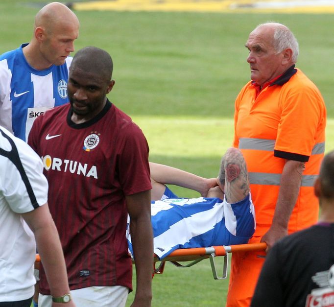 Fotbal, Pohár České pošty, Sparta - Mladá Boleslav: zraněný Radek Dosoudil