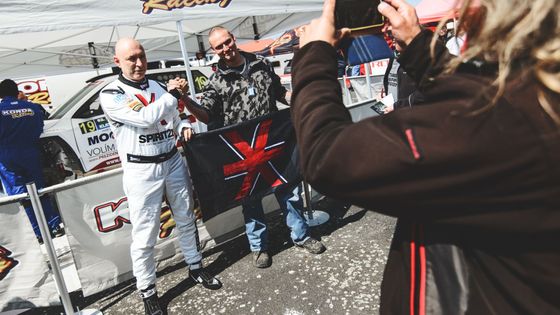 To byla Rallye Šumava: Landa pózující i jedoucí, suverénní Kopecký i expilot formule 1