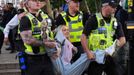 Protest nebyl povolen, protože britská vláda organizace Palestine Action považuje za teroristickou organizaci.