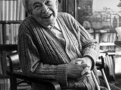 1984: Jaroslav Seifert Pomalu se blíží třicáté výročí jediného českého úspěchu na Nobelových cenách za literaturu. S publikováním začínal básník, spisovatel a novinář Sei