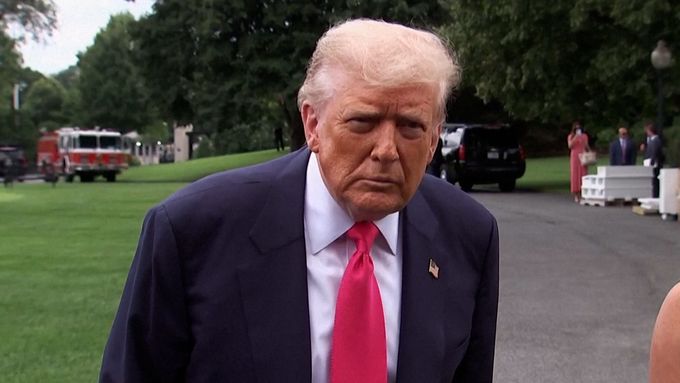 Trump: Zelenskyj by neměl mířit na Moskvu. 50 dní pro Putina na rozmyšlenou není dlouhá doba