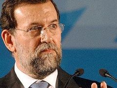 Lidovecký premiér Rajoy má v plánu dostat deficit rozpočtu do tří let pod tři procenta HDP. 