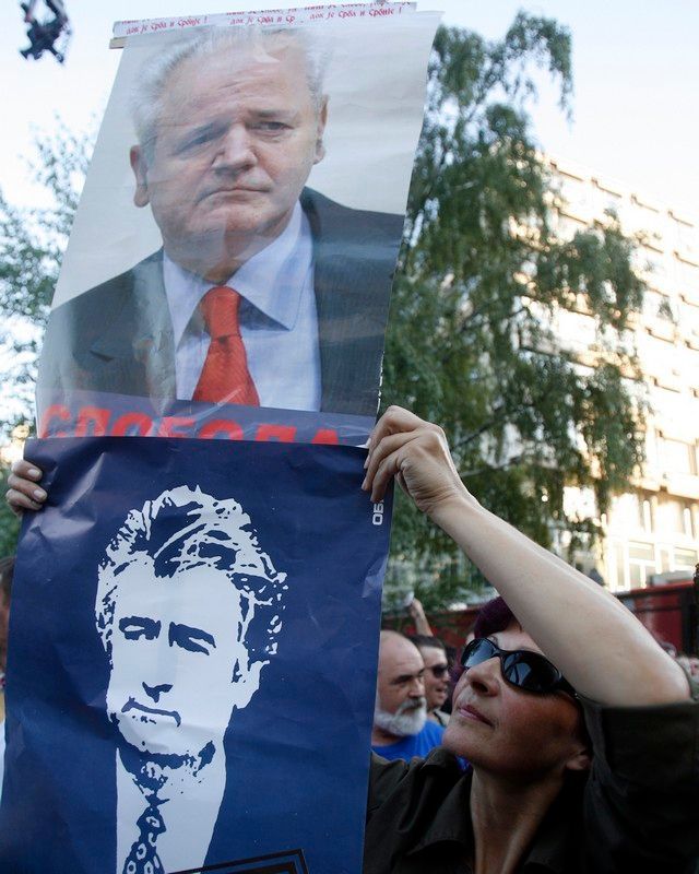 Demonstrace na podporu Karadžiče v Bělehradě