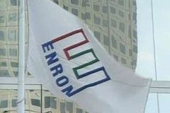 Video: Andrew Fastow kryl ztráty Enronu