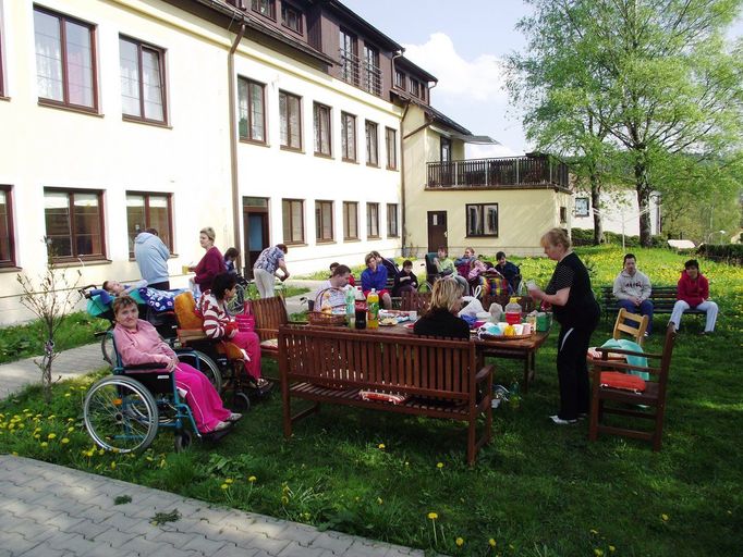 Klienti centra pro osoby se zdravotním postižením v Horní Poustevně.