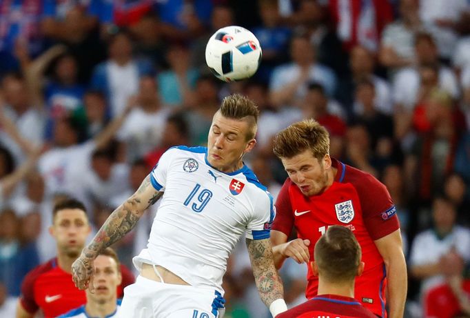 Euro 2016, Slovensko-Anglie: Juraj Kucka - Eric Dier