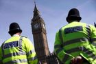 V Londýně byl zadržen druhý muž v souvislosti s pátečním útokem u Buckinghamského paláce