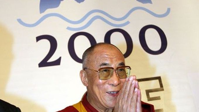 Dalajlama opět v Praze. Mluví i medituje