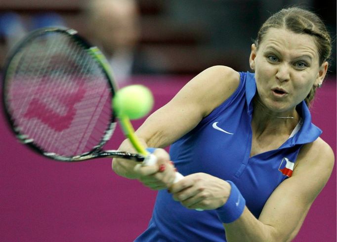 Česká tenistka Lucie Šafářová ve finále Fed Cupu 2011 proti Rusku.