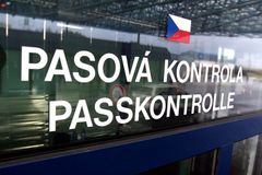 Policie bude trestně stíhat celníky za braní úplatků
