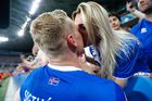 Islandský vítězný polibek i slzy španělského zklamání. Tak končilo osmifinále Eura