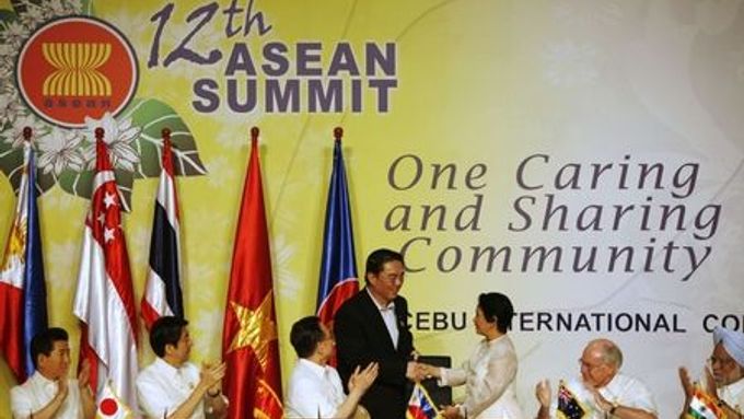 ASEAN se chce od volného poradního sdružení přeměnit v pevnější blok se závaznými pravidly