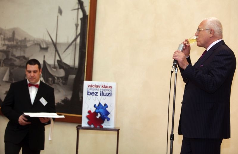 Václav Klaus křtí knihu Evropská integrace bez iluzí