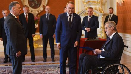 Do funkce se nechal přemluvit. Co mu vytknul prezident? Ministr Balaš v DVTV