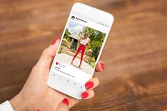 Instagram se stává králem sociálních sítí. Jediný v Česku roste, FB už je za zenitem