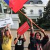 Královec, referendum o připojení, satirická akce před ruskou ambasádou