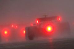 Komentář: Pokrokem k ostudě. Dnešní F1 nemůže jet v dešti, co by na to řekl Senna?