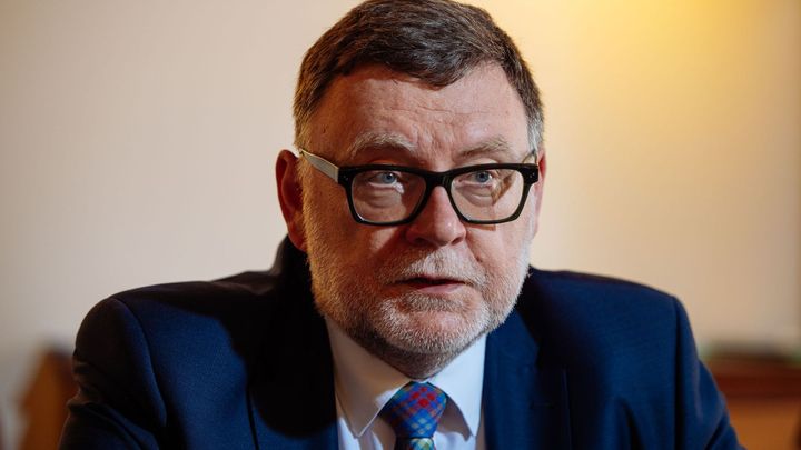 Stanjurovo ministerstvo doporučuje odmítnout euro, koaliční ministři zuří