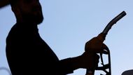 Česká obchodní inspekce si opět posvítila na provozovatele čerpacích stanic a rozdala pokuty za nekvalitní paliva.