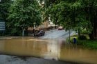 Prudké deště přivedly přívaly vody nejdříve do ulic Liberce.