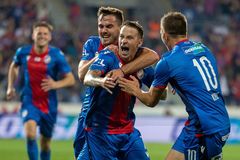 Plzeň zakončila podzim další výhrou o gól, Spartu proti Hradci Králové spasil Hložek