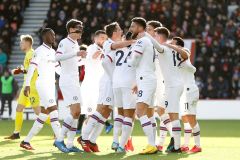 Alonso zachránil dvěma góly Chelsea remízu, Liverpool přišel o vítěznou šňůru