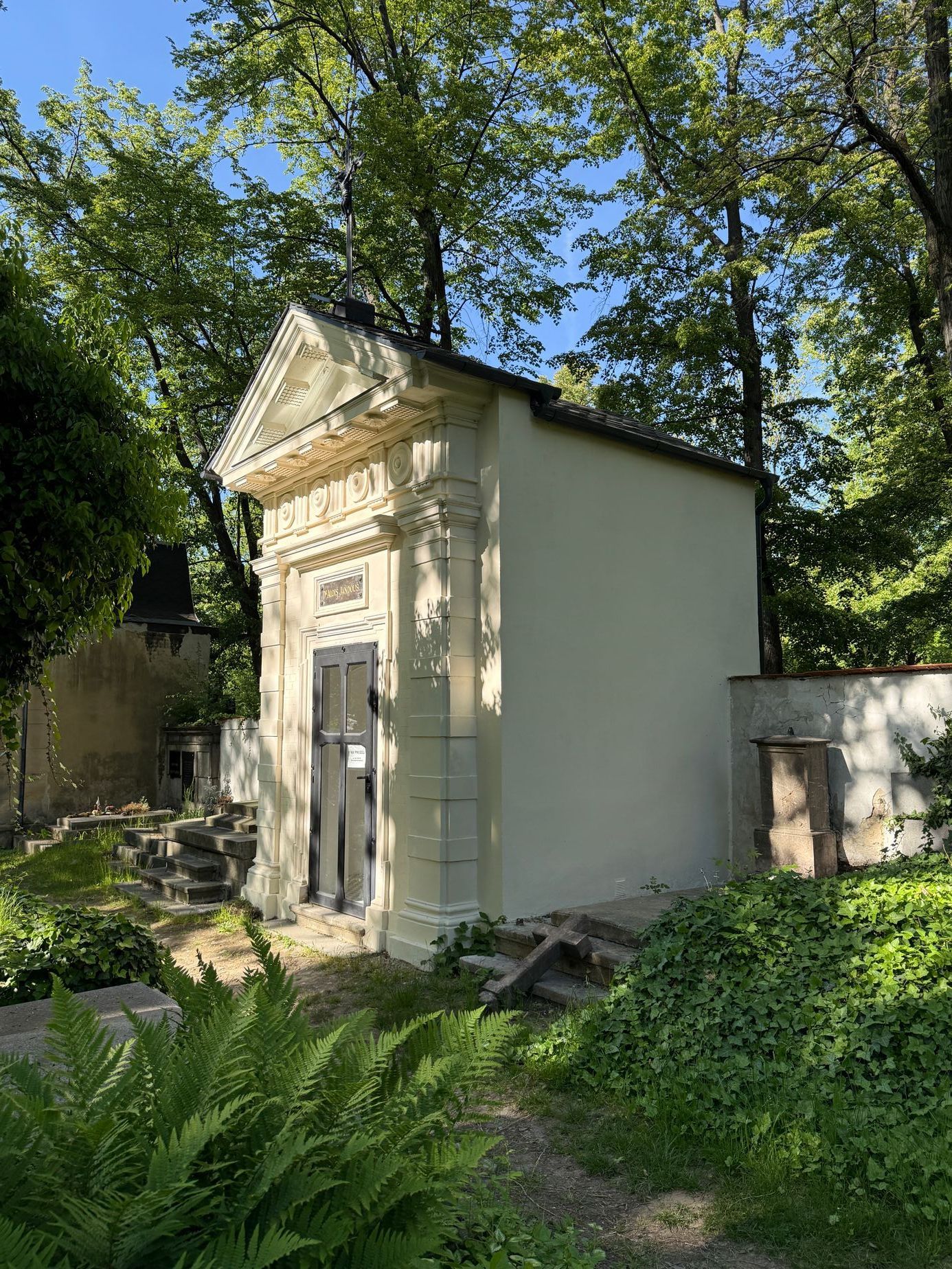 hrobka, prodej, Olšanské hřbitovy, hrob, hřbitov