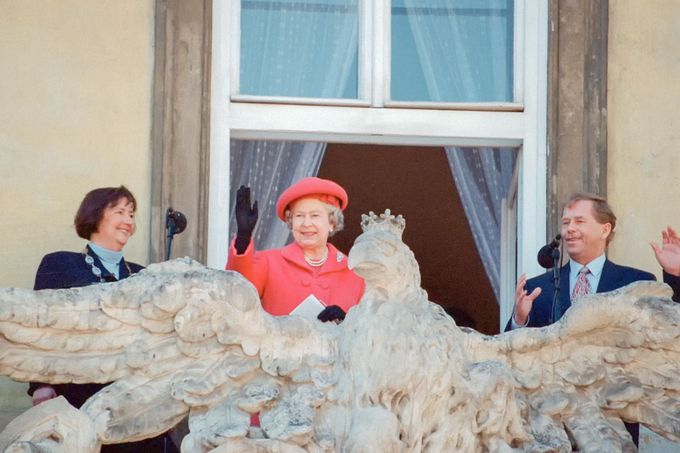 Britská královna Alžběta II. s Václavem Havlem při návštěvě Brna v roce 1996.