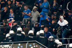 Bayern si zastřílel v Hamburku, fanoušky uklidňovala policie