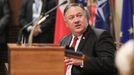 Mike Pompeo při návštěvě a projevu v českém Senátu.