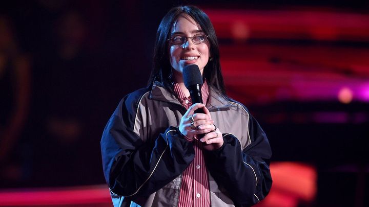 "Je to šílené. Nemám slov," vzkázala Billie Eilish. Zpěvačka se stala umělcem roku; Zdroj foto: Profimedia.cz