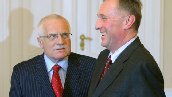 Prezident Klaus chce rychle novou vládu. A bez přeběhlíků