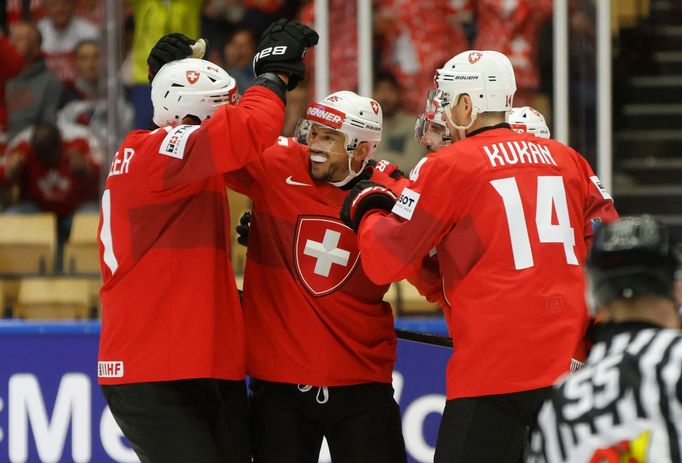 Damien Riat slaví gól v zápase MS 2025 Česko - Švýcarsko