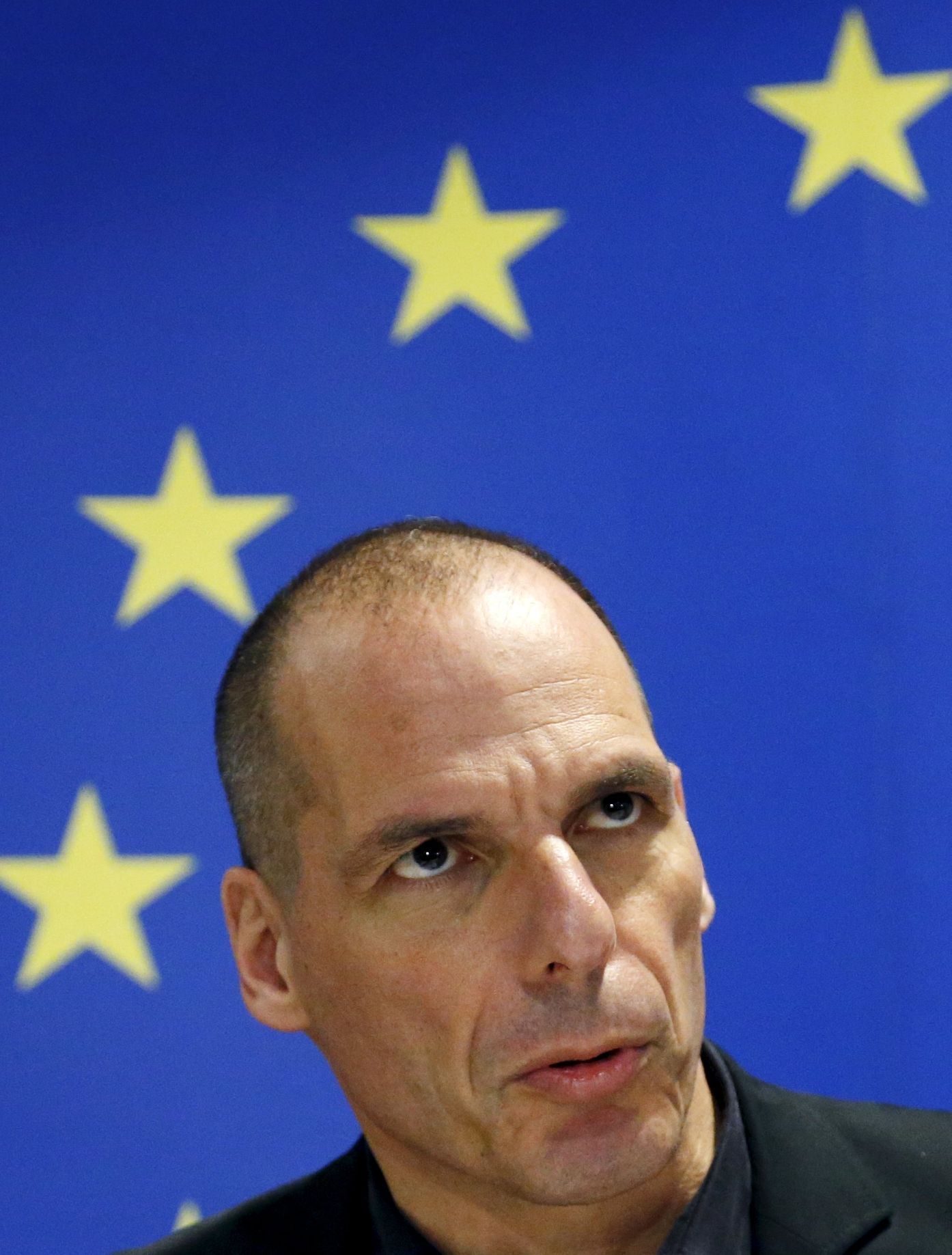 Řecko Varufakis Greek Finance Minister Varoufakis addresses a news conference after euro zone finance ministers meeting in Luxembourg