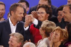 První odhady výsledků polských voleb: Vede premiér Tusk