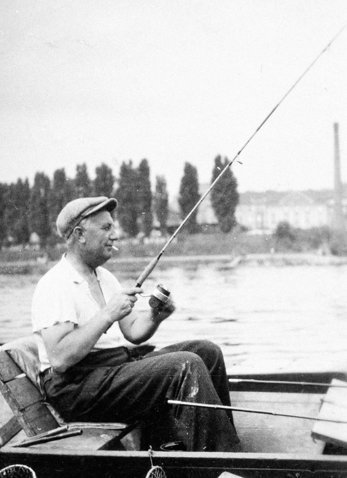 Rybářem pod Vyšehradem. Poprvé publikovaná fotografie