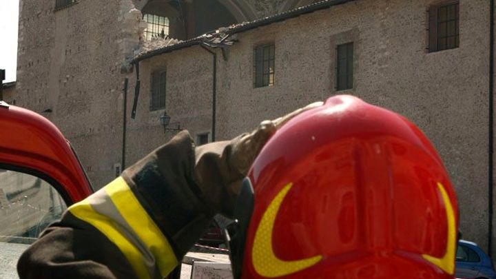 U Neapole se zřítila kabina lanovky. Čtyři lidé zemřeli, pátý je vážně zraněný; Zdroj foto: Reuters