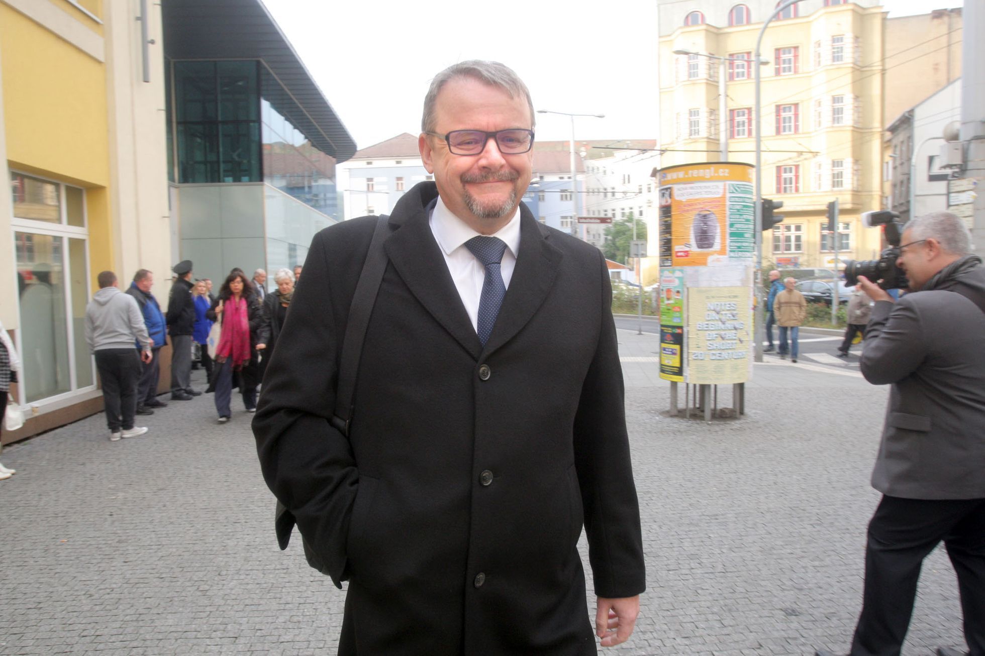 Vláda přijela vlakem do Ústí rozhodovat o limitech